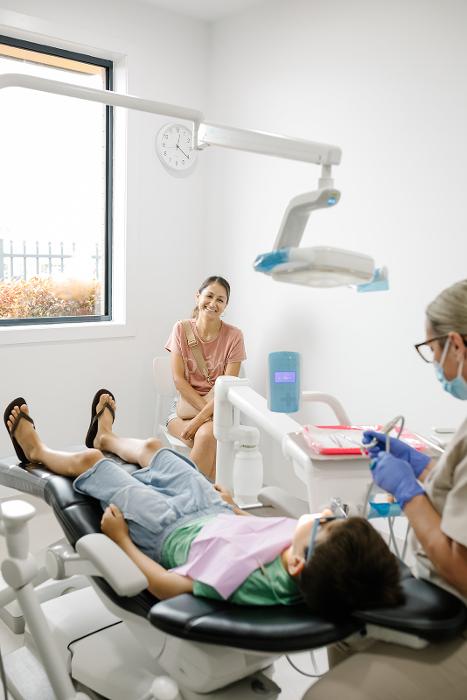 emergency dentistry coffs harbour | child at dentist