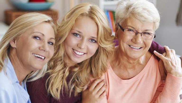 A smiling family | Coffs Harbour Dentist